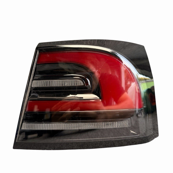 2021-2025 TESLA MODEL S RIGHT REAR PASSENGER TAIL LIGHT LAMP 1563721-00-C OEM