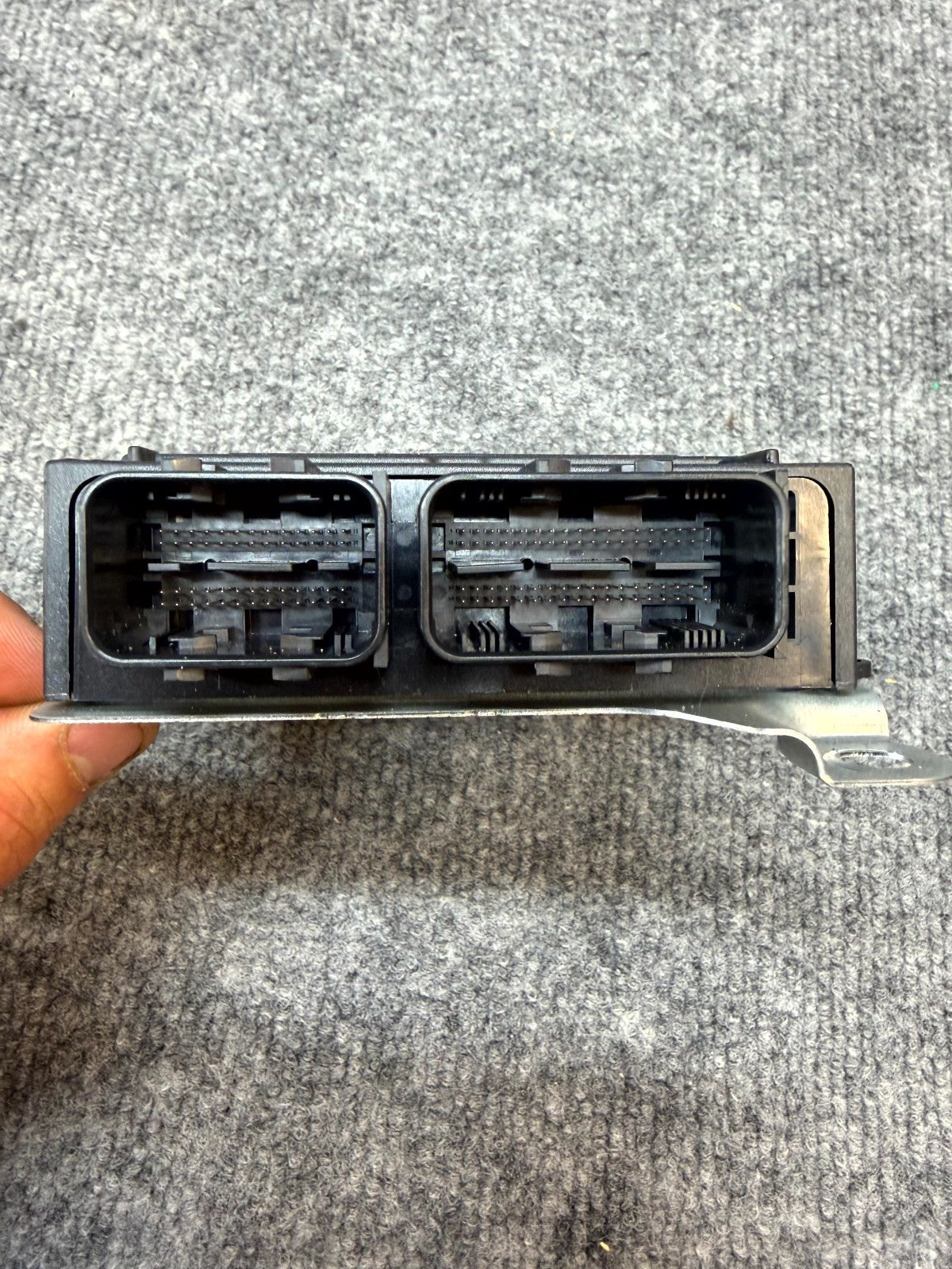 2020-2024 TESLA MODEL Y RESTRAINT DIAGNOSTIC COMPUTER MODULE OEM, 1512876-00-E