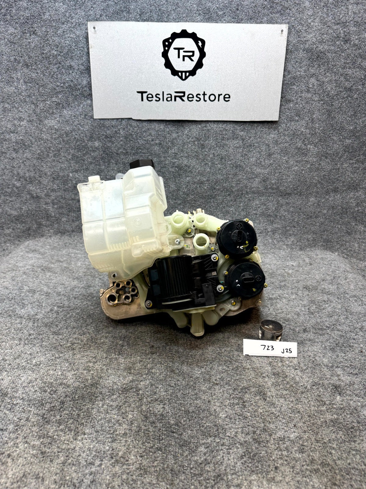 2017 – 2023 TESLA MODEL 3 SUPERMANIFOLD COOLANT RESERVOIR OEM, 1523007-00-E