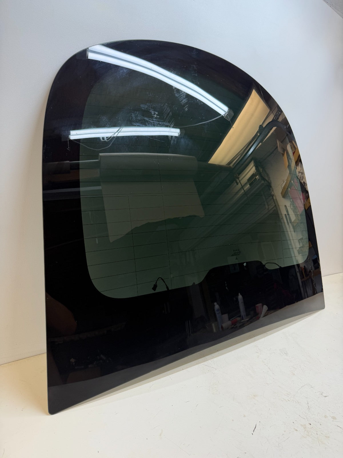 20-24 Tesla Model Y Rear Windshield Liftgate Trunk Hatch Lid Back Window Glass