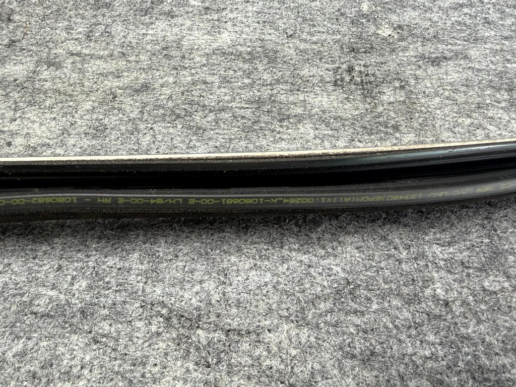 ♦️2017–2023 TESLA MODEL 3 FRONT RIGHT DOOR WINDOW BELT MOLDING OEM, 1080681-00-E