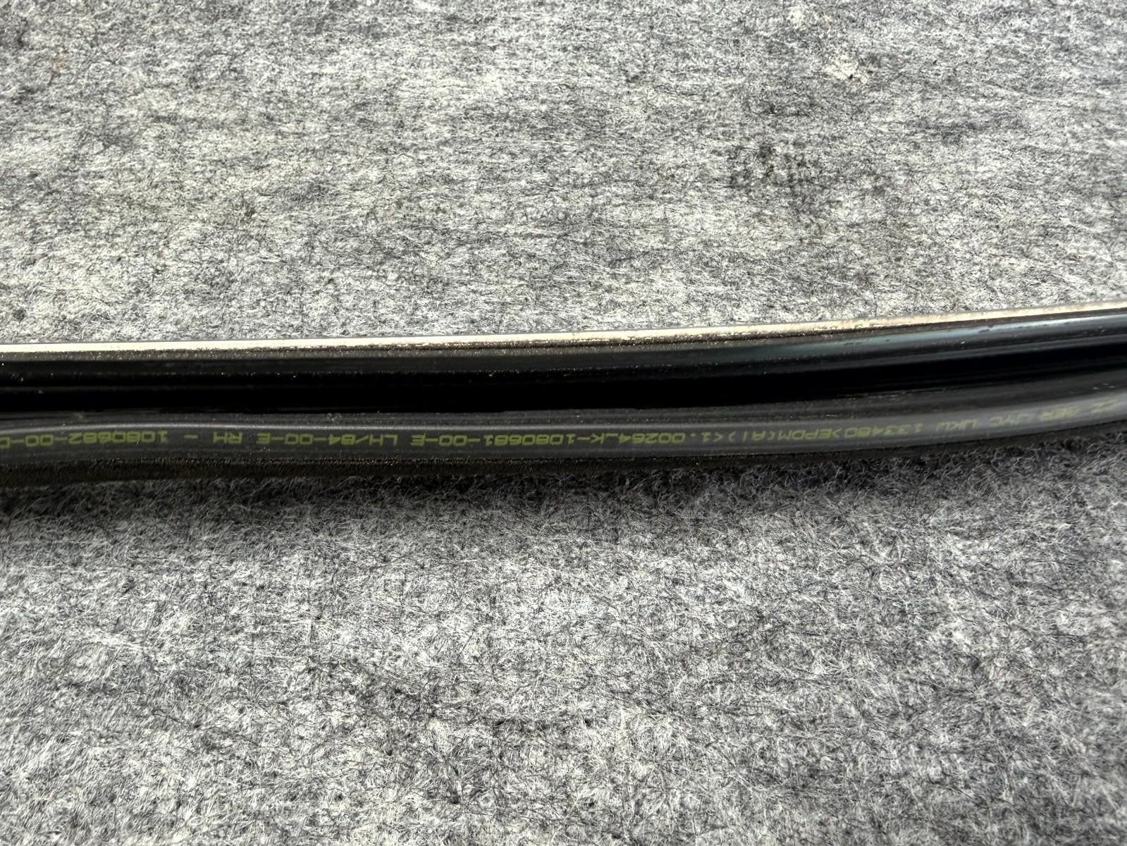 ♦️2017–2023 TESLA MODEL 3 FRONT RIGHT DOOR WINDOW BELT MOLDING OEM, 1080681-00-E