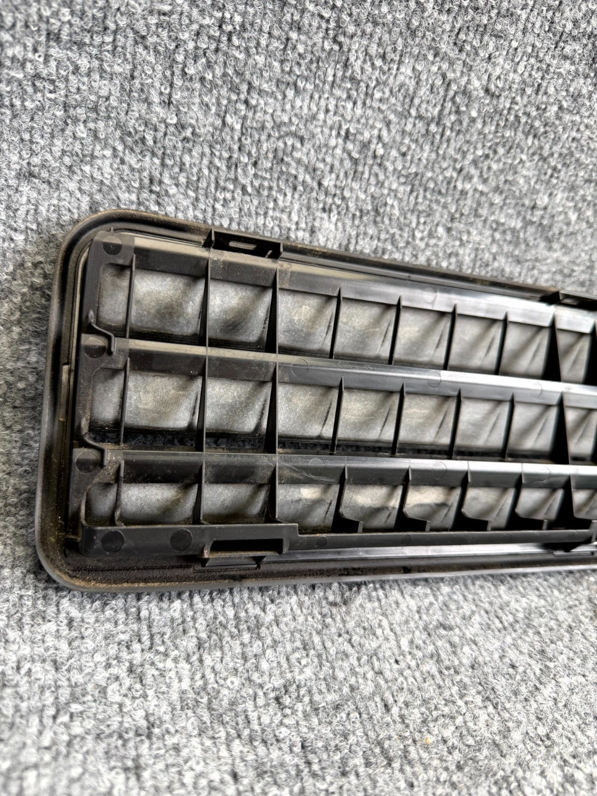 2017 - 2023 TESLA MODEL 3 AIR EXTRACTOR CABIN VENT GRILLE OEM, 1098751-00-C