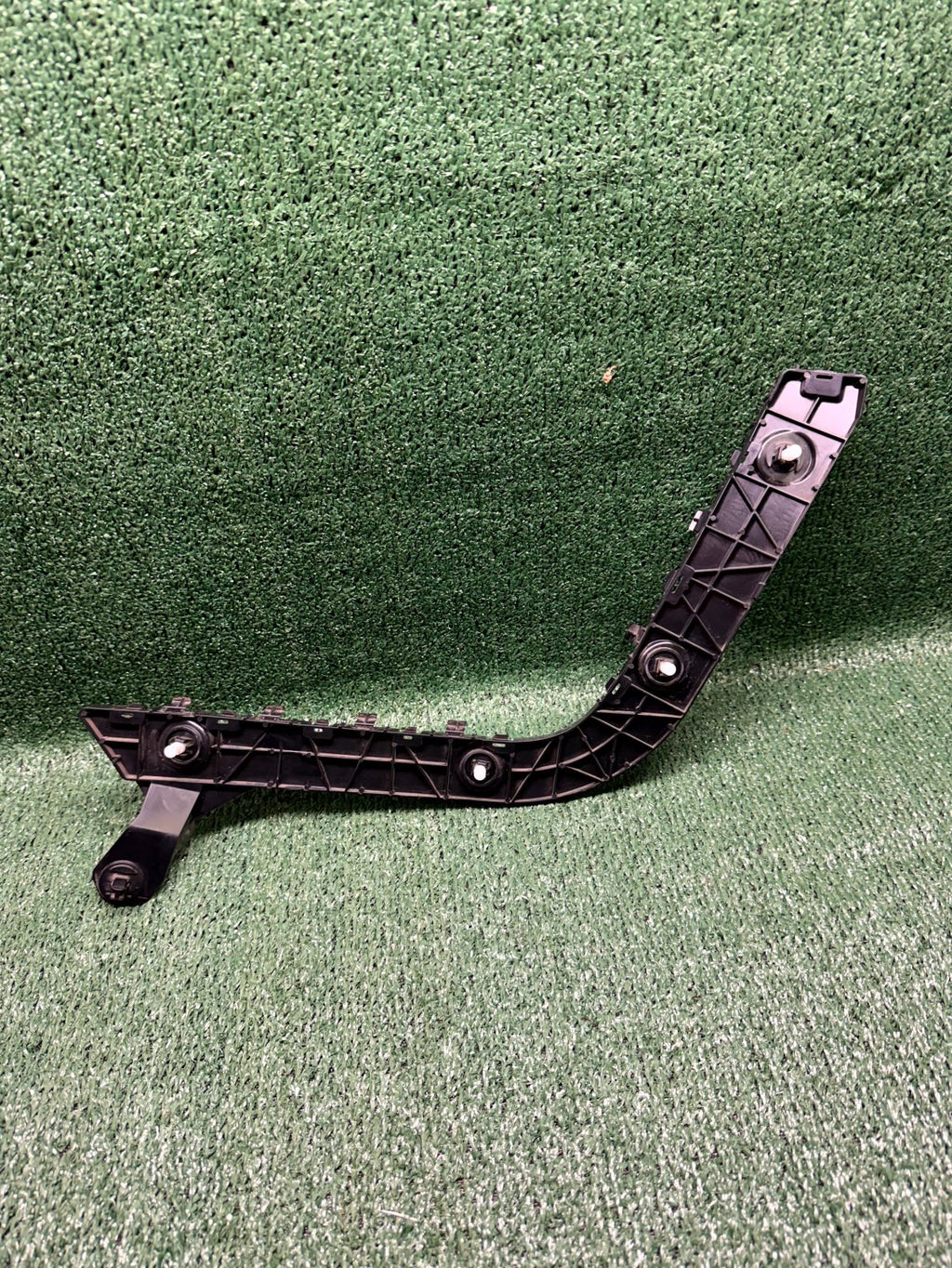 ♦️20-24 TESLA MODEL Y REAR RIGHT BUMPER RETAINER MOUNT BRACKET OEM, 1494037-00-A