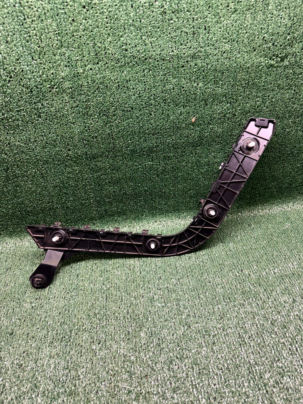♦️20-24 TESLA MODEL Y REAR RIGHT BUMPER RETAINER MOUNT BRACKET OEM, 1494037-00-A