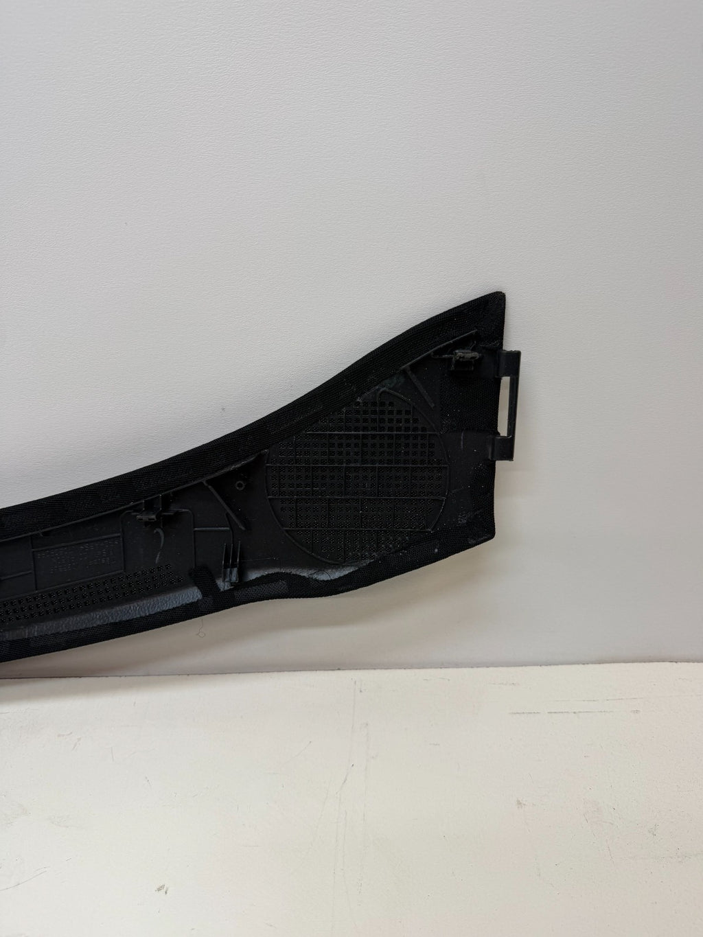 2017-2023 Tesla Model 3 Y Panel Defroster Grille Upper Trim 1083390-00-I