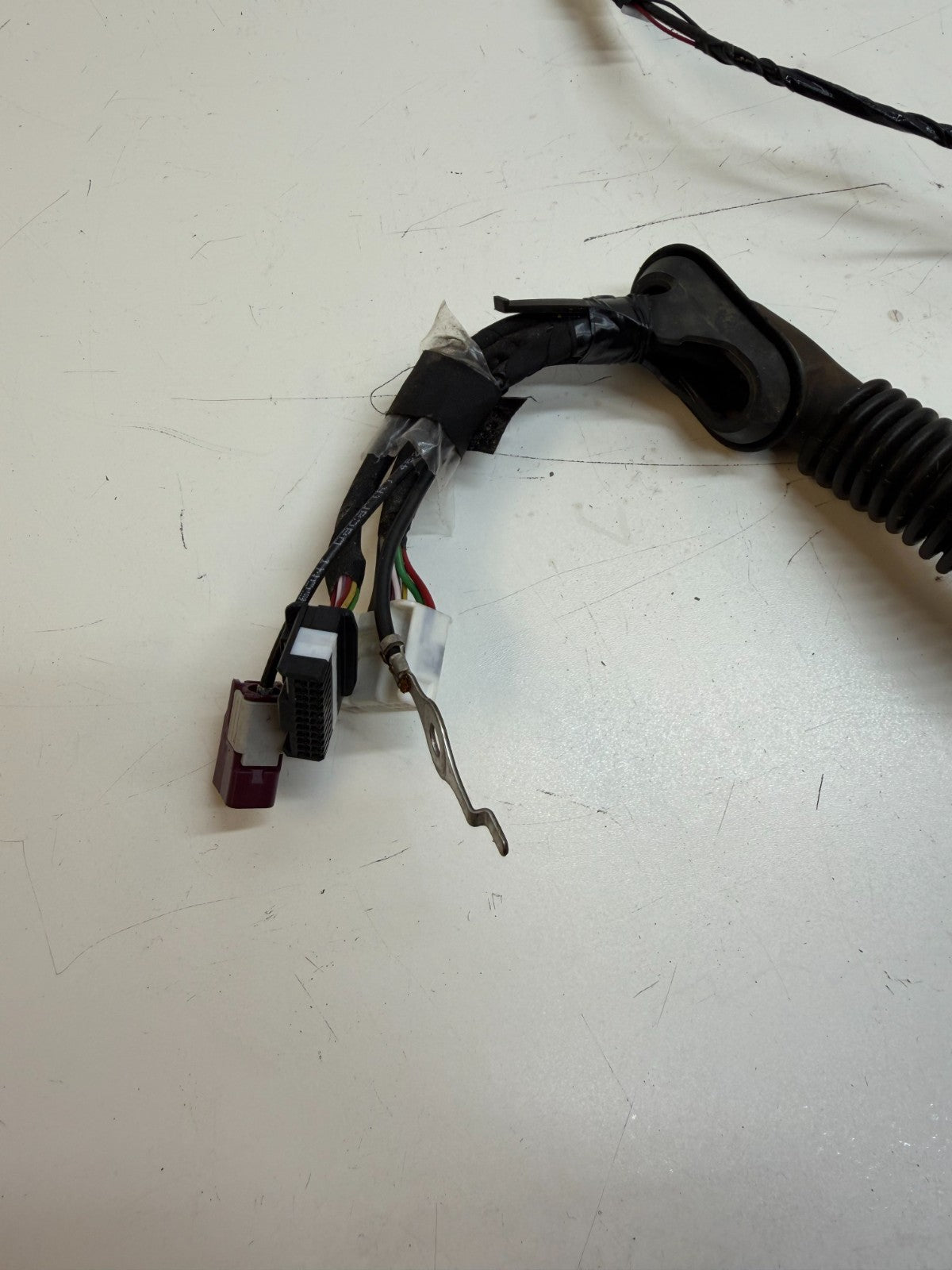 20-24 Tesla Model Y Rear Liftgate Trunk Wiring Harness & Connector 1616689-00-C