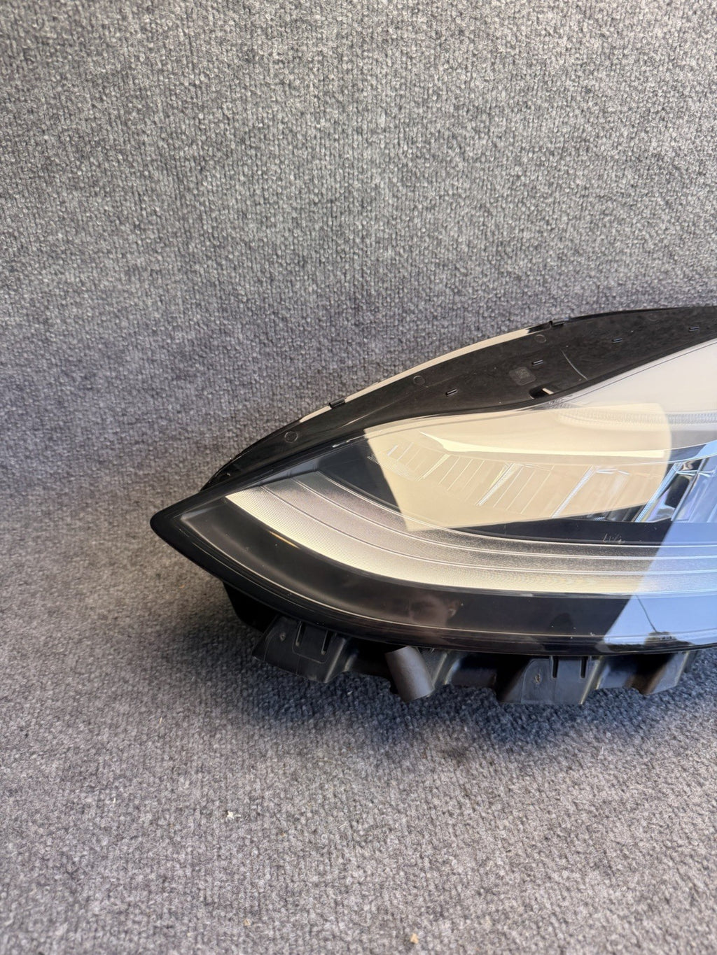 OEM 17-22 Tesla Model Y-3 Reflector LED Headlight LH Front Left 1077371-00-L