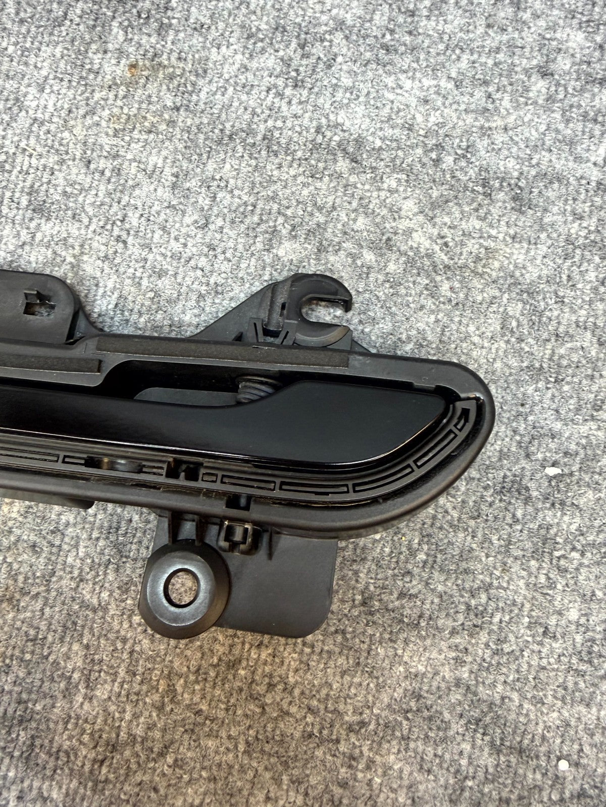 2020 - 2024 TESLA MODEL Y FRONT/REAR LEFT SIDE DOOR HANDLE OEM, 1528114-00-D