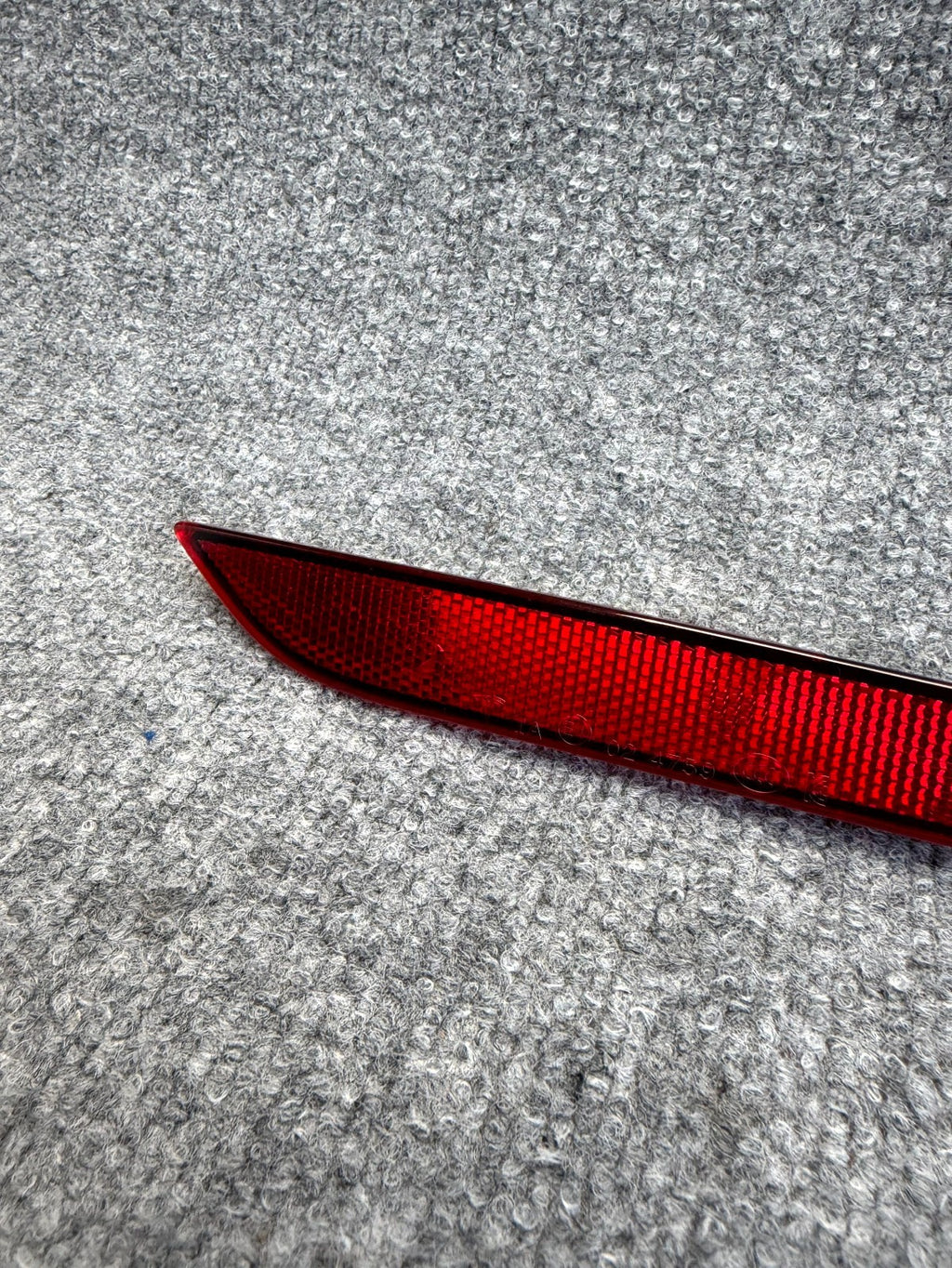2017-2023 TESLA MODEL 3 REAR RIGHT SIDE BUMPER REFLECTOR LIGHT OEM, 1077407-00-F