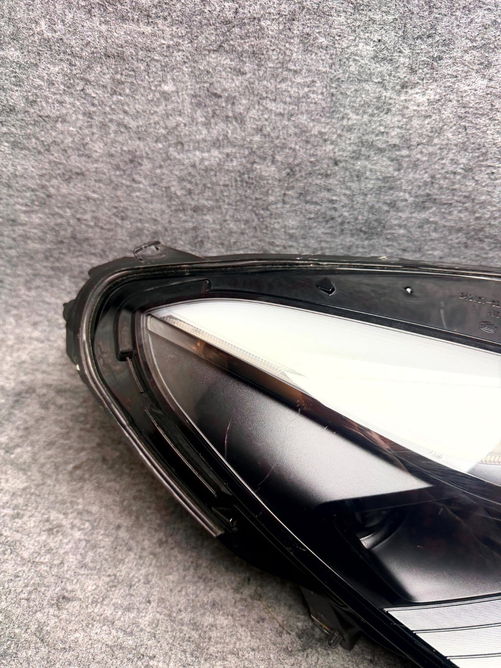 ♦️2021–2023 TESLA MODEL 3 FRONT RIGHT HEADLIGHT ASSEMBLY OEM, 1514953-00-E