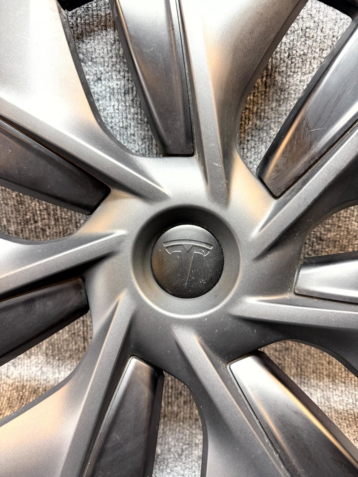 2020 - 2024 TESLA MODEL Y GEMINI WHEEL RIM HUBCAP COVER OEM, 1044235-00-C