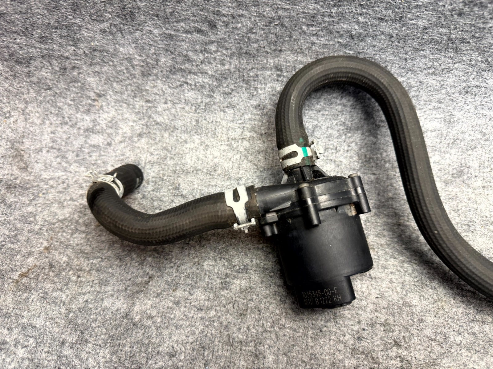 ♦️16-20 TESLA MODEL S COOLANT SYSTEM AUXILIARY WATER COOLANT PUMP OEM,103534800F