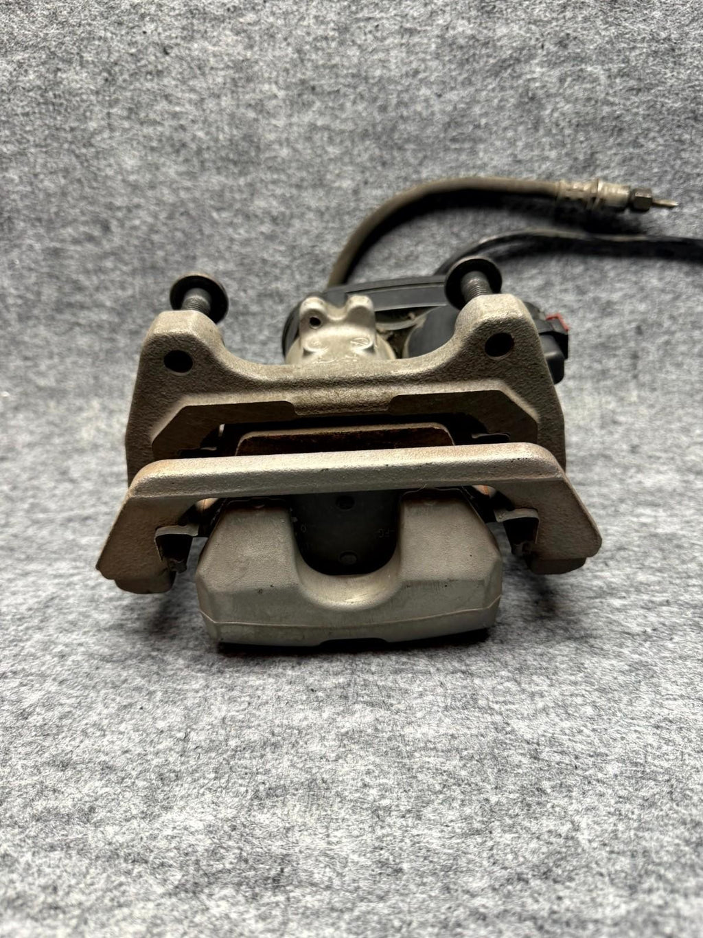 ♦️2017-2023 TESLA MODEL 3 Y REAR LEFT SIDE BRAKE CALLIPER OEM, 1044623-00-H