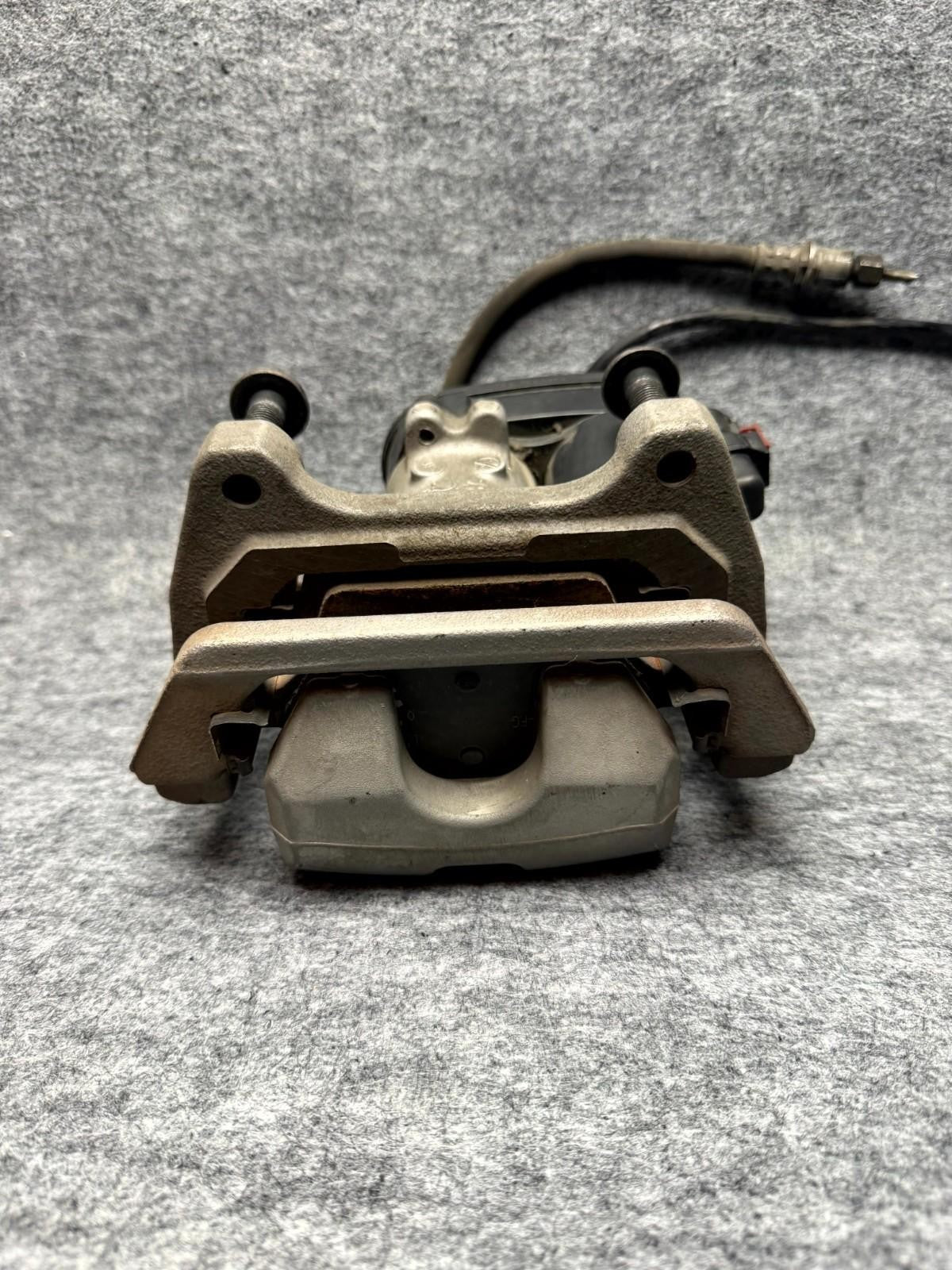 ♦️2017-2023 TESLA MODEL 3 Y REAR LEFT SIDE BRAKE CALLIPER OEM, 1044623-00-H