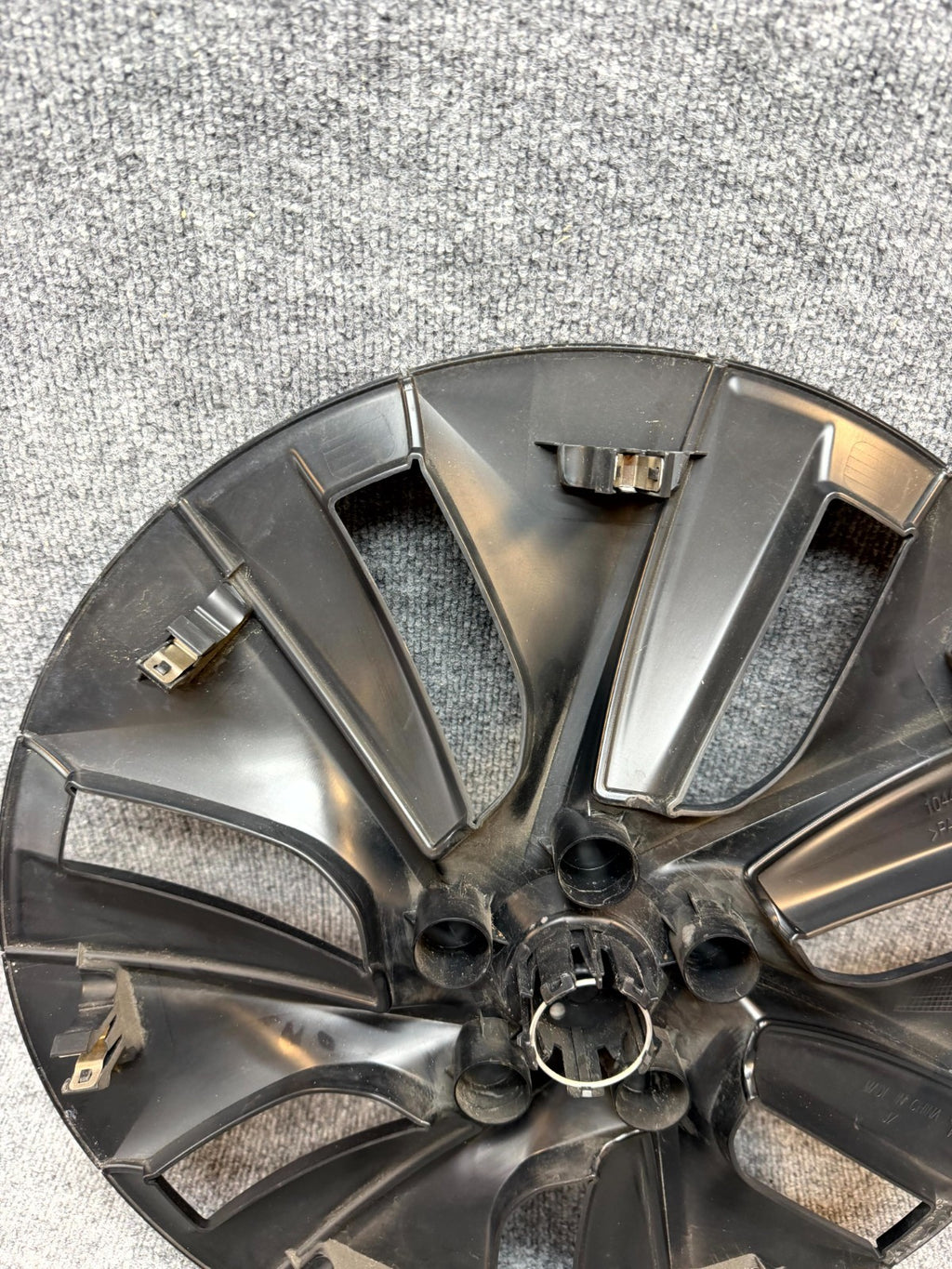 2020 - 2024 TESLA MODEL Y GEMINI WHEEL RIM HUBCAP COVER OEM, 1044235-00-C