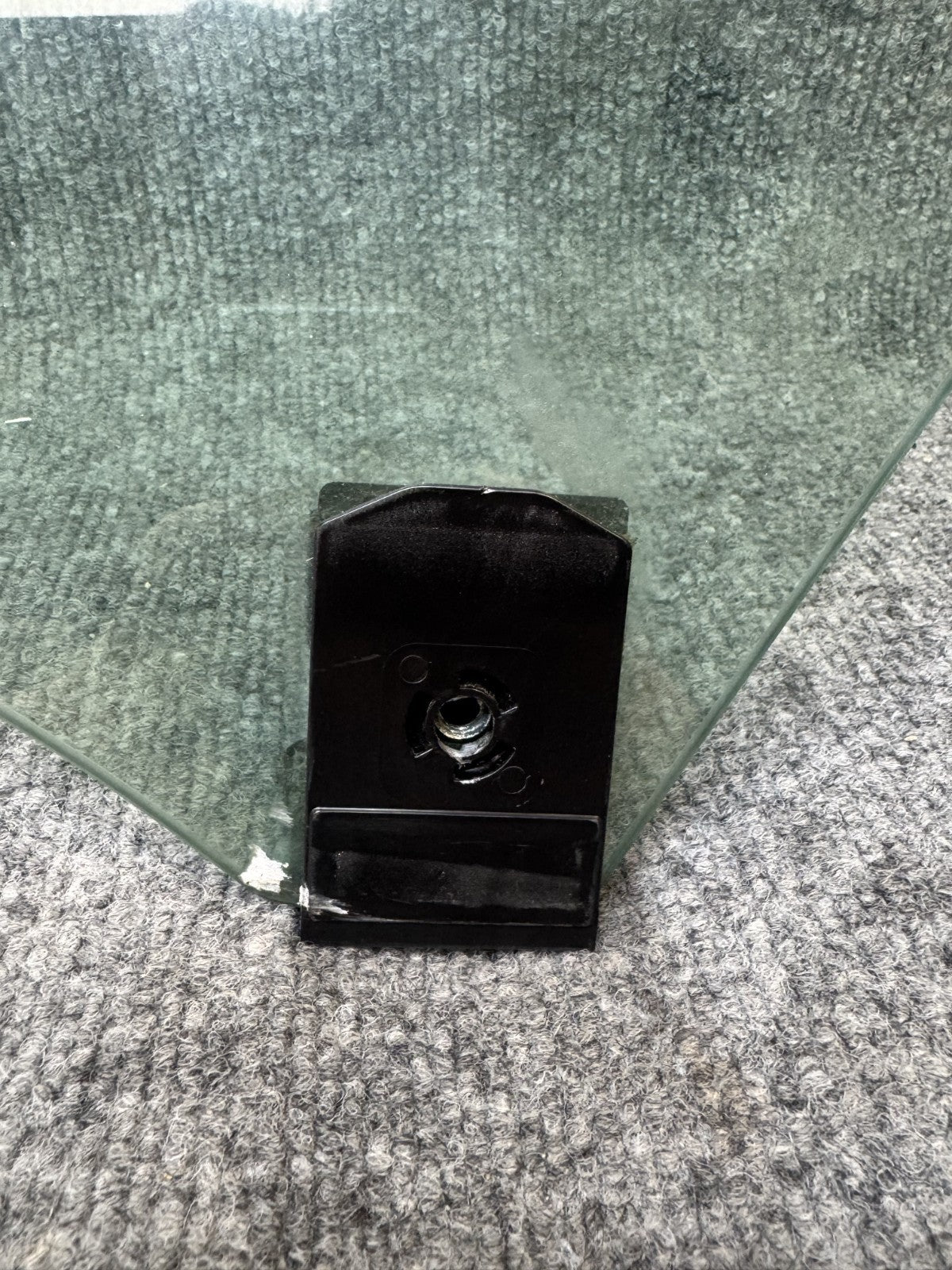 2017 – 2023 TESLA MODEL 3 FRONT RIGHT SIDE DOOR WINDOW GLASS OEM, 1568569-00-C