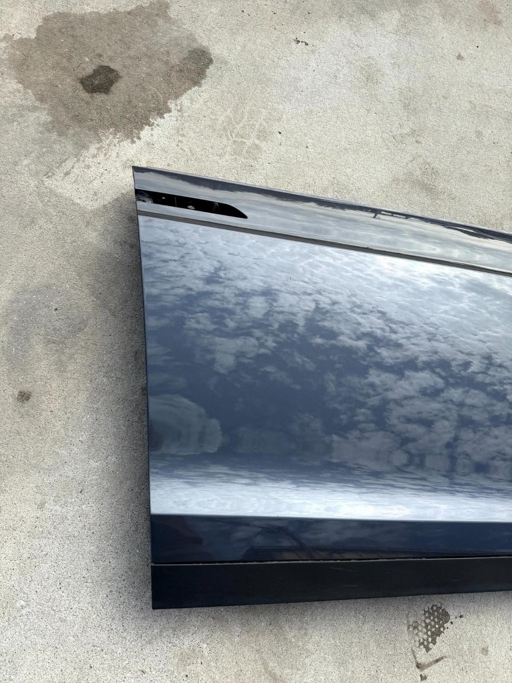 2016-2020 Tesla Model X Front Right Side Door Shell Panel OEM, 1009907-00-M