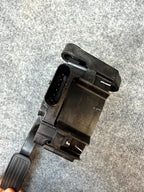 2020 - 2024 TESLA MODEL Y GAS PEDAL ACCELERATOR THROTTLE SENSOR OEM 1188695-00-A