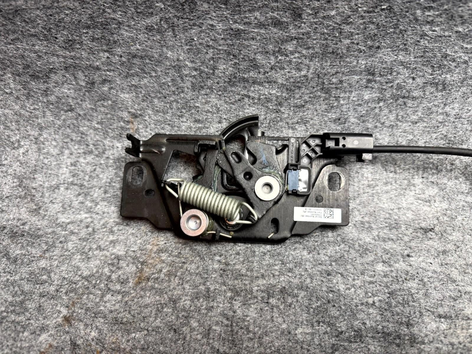 ♦️17-23 TESLA MODEL 3 HOOD LATCH LOCK ACTUATOR MECHANISM OEM, 1033011-00-G