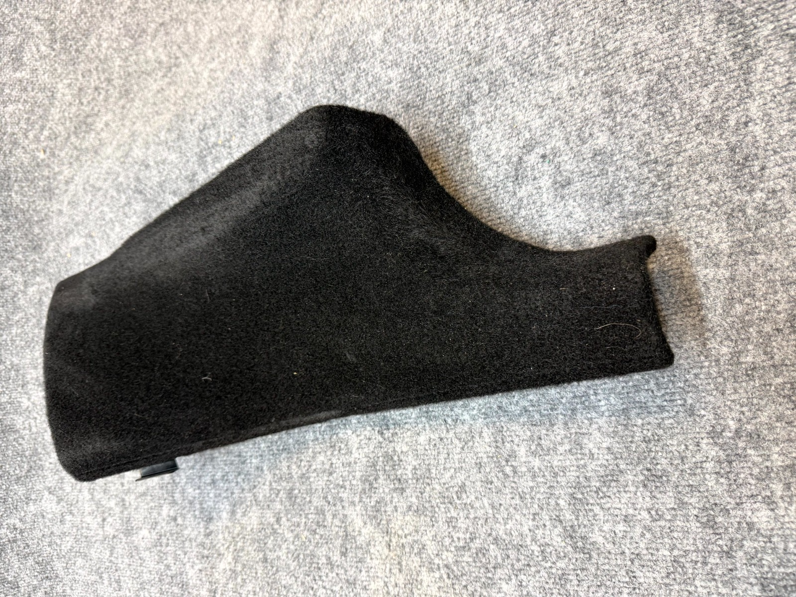 2020 - 2024 TESLA MODEL Y REAR RIGHT C-PILLAR LOWER TRIM COVER OEM, 1704661-00-E