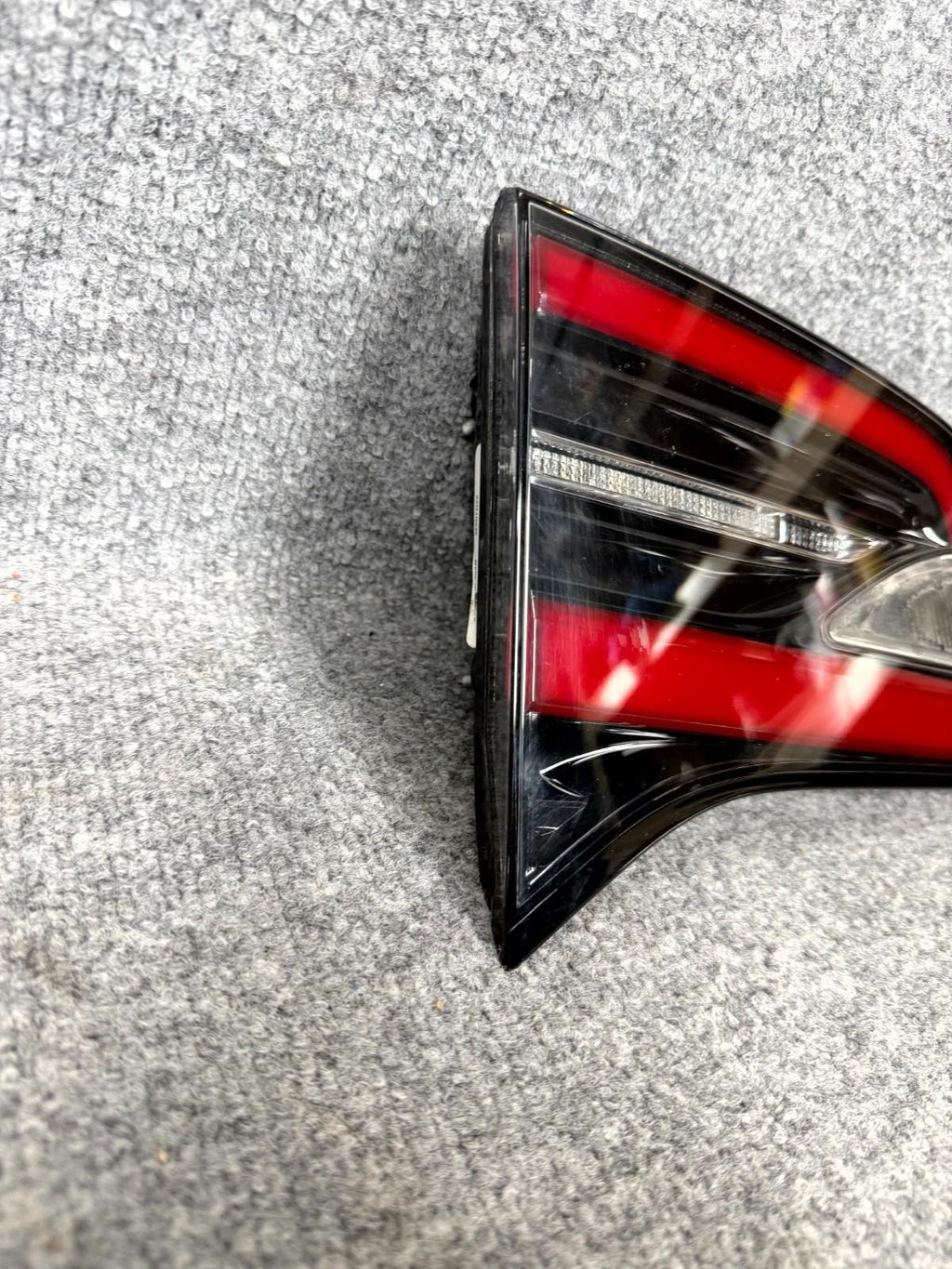 16-21 Tesla Model X Left Driver Side LED Taillight Tail Lamp OEM, 1034336-00-B