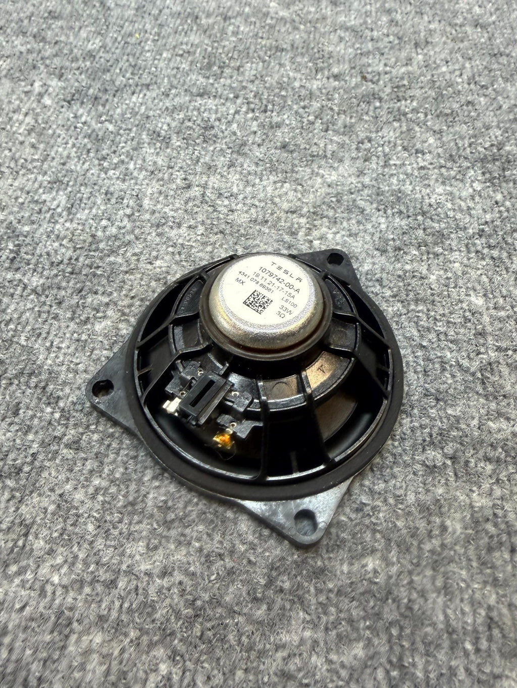 2020 - 2024 TESLA MODEL Y INSTRUMENT PANEL DASH SPEAKER OEM, 1079742-00-A