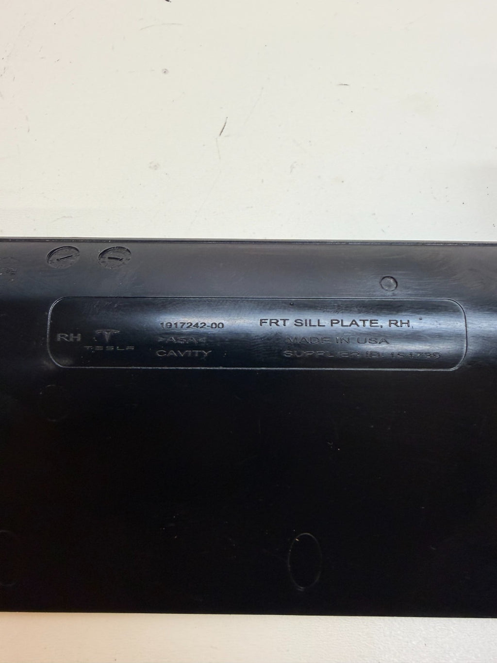 2024-2025 Tesla Model 3 Front Passenger Side Door Sill Plate Right 1917242-00