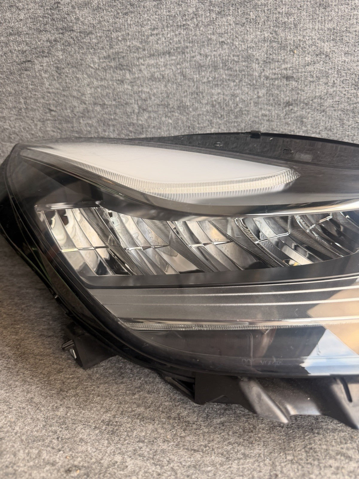 2017-2024 Tesla Model 3/Y Right Passenger Headlight LED OEM 1077372-00-L