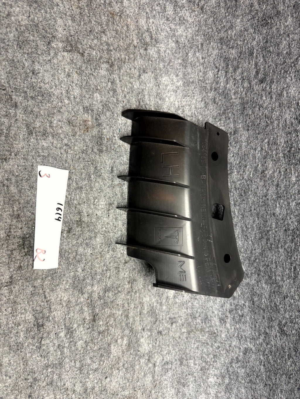♦️17-23 TESLA MODEL 3 FRONT LEFT UPPER BUMPER SUPPORT BRACKET OEM, 1084169-00-B
