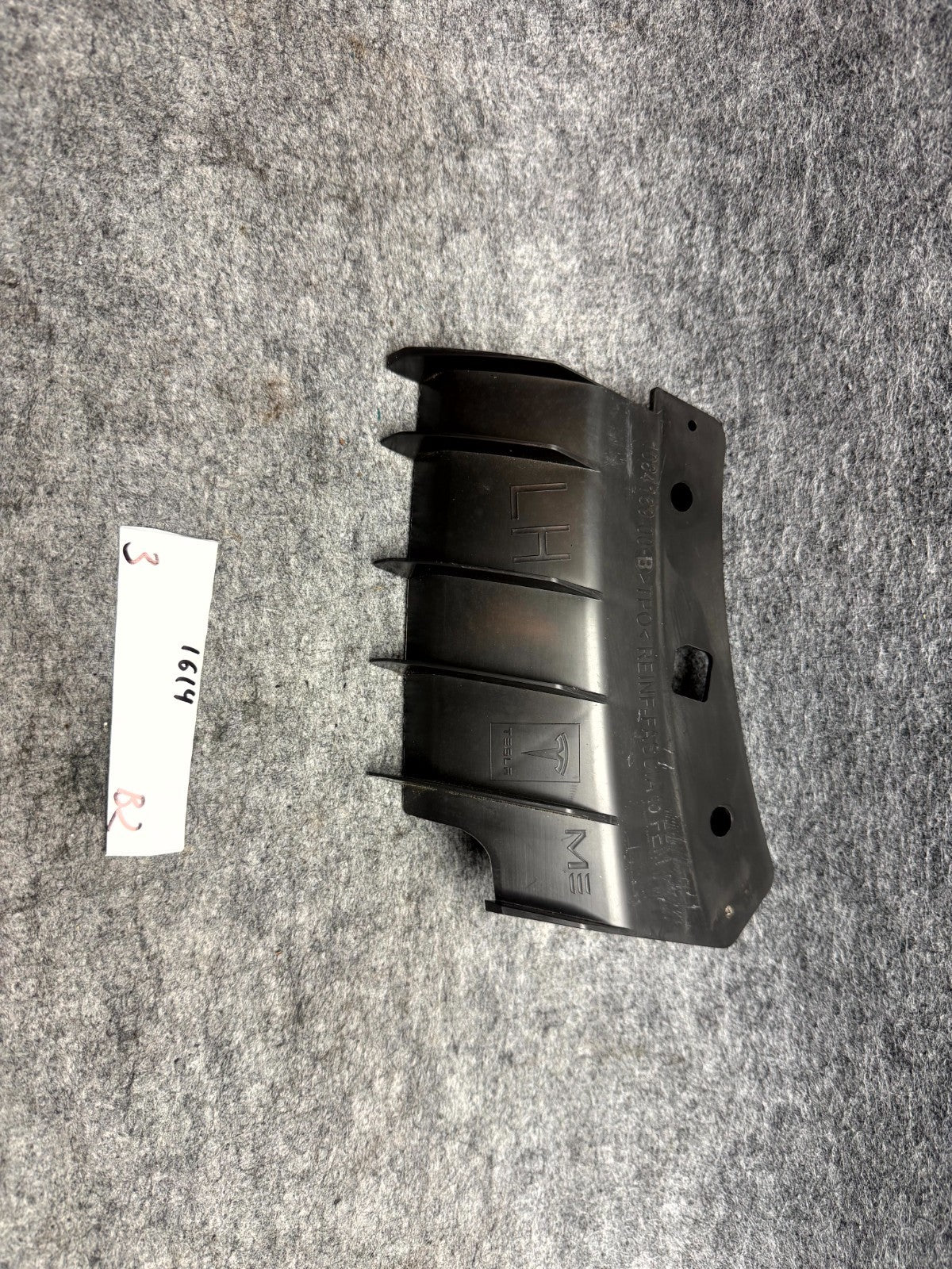 ♦️17-23 TESLA MODEL 3 FRONT LEFT UPPER BUMPER SUPPORT BRACKET OEM, 1084169-00-B