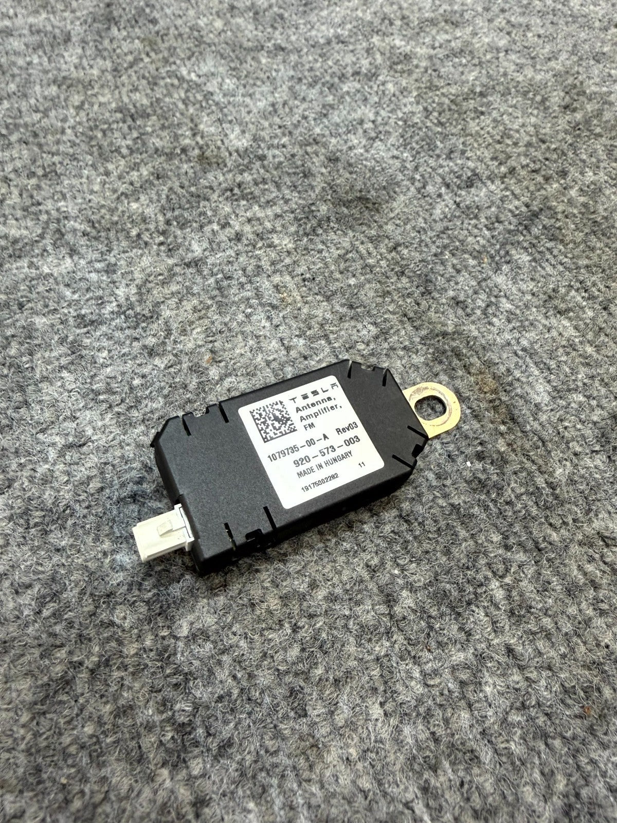 2017–2023 TESLA MODEL 3 ANTENNA AMPLIFIER FM RADIO MODULE OEM, 1079735-00-A