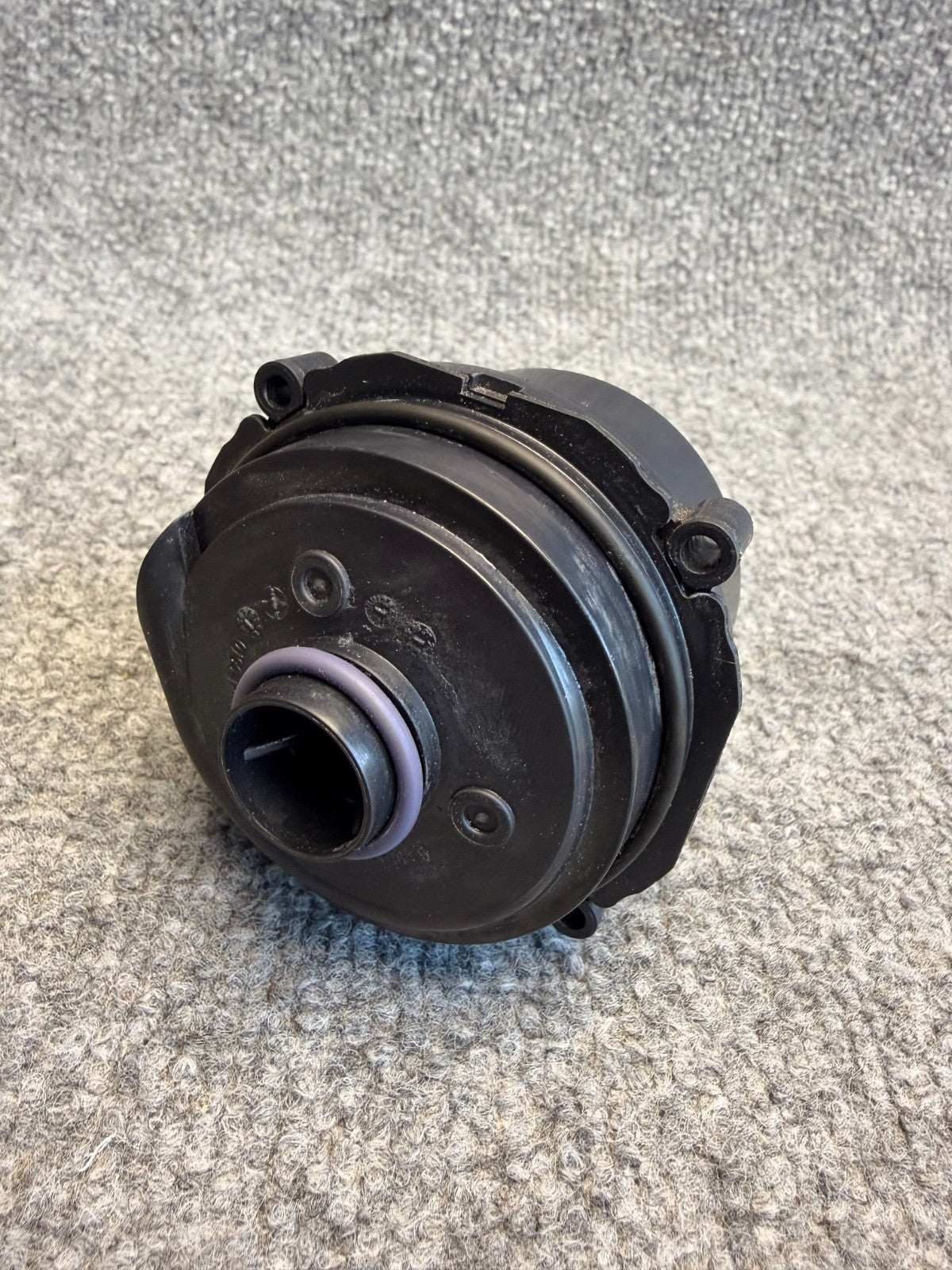 2017-2024 Tesla Model 3/Y Radiator Reservoir Water Pump 1619322-00-C