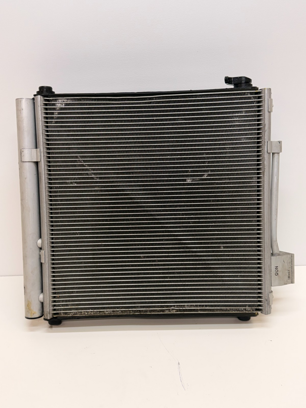 2012-2020 TESLA MODEL S RIGHT COOLING FAN SHROUD W/ CONDENCER 6008357-00-F