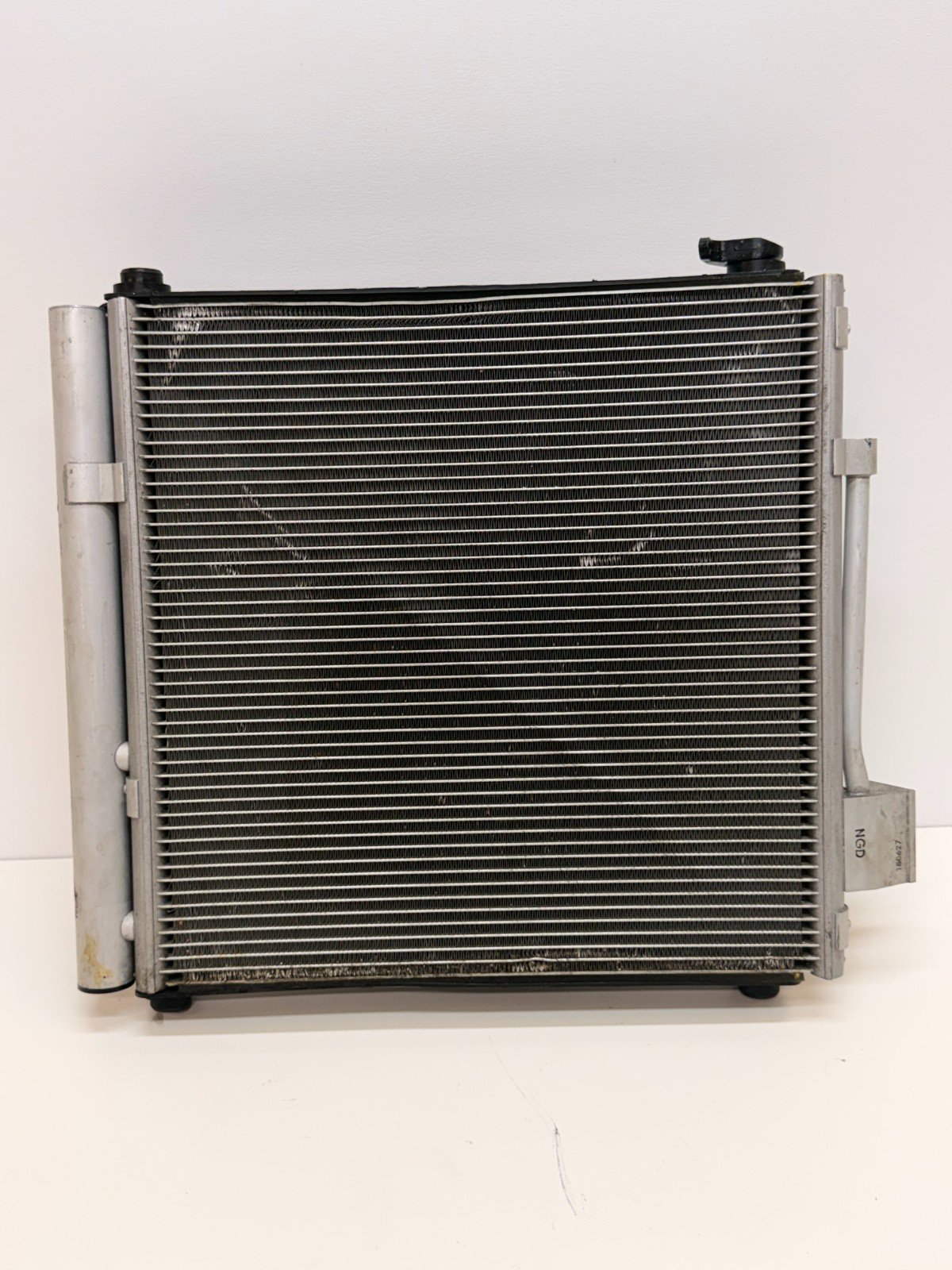 2012-2020 TESLA MODEL S RIGHT COOLING FAN SHROUD W/ CONDENCER 6008357-00-F