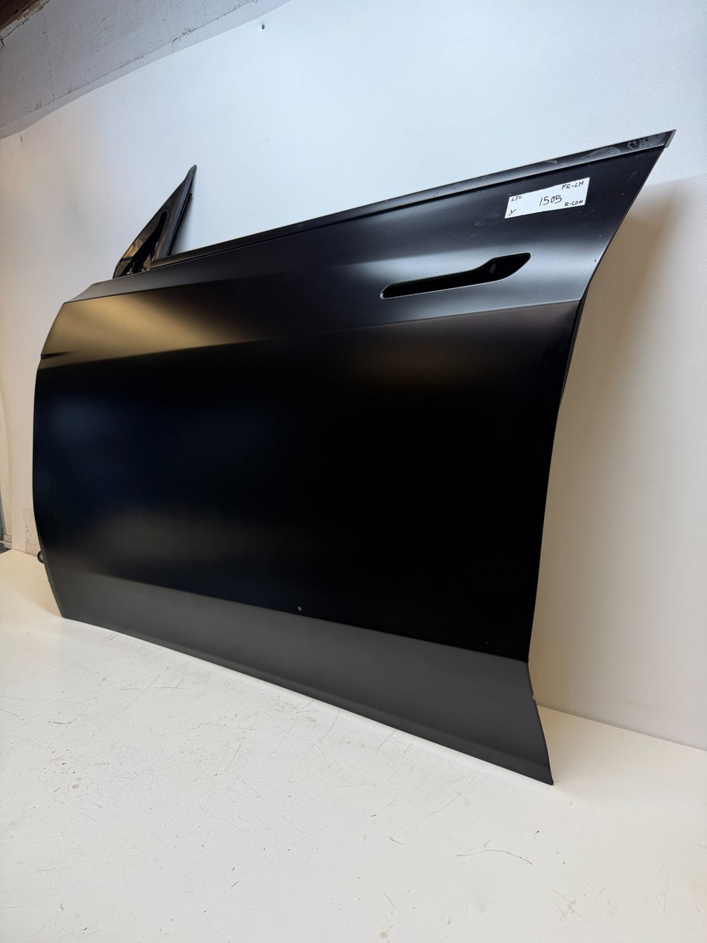 2016-2020 Tesla Model Y Front Left Driver Side Complete Door Assembly