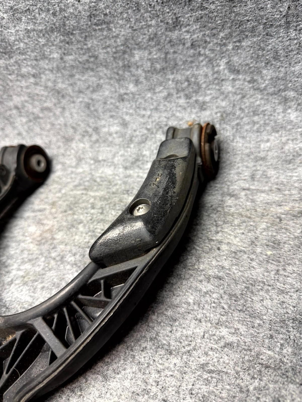 ♦️2017 - 2023 TESLA MODEL 3 FRONT RIGHT SIDE UPPER CONTROL ARM OEM, 1044324-00-F