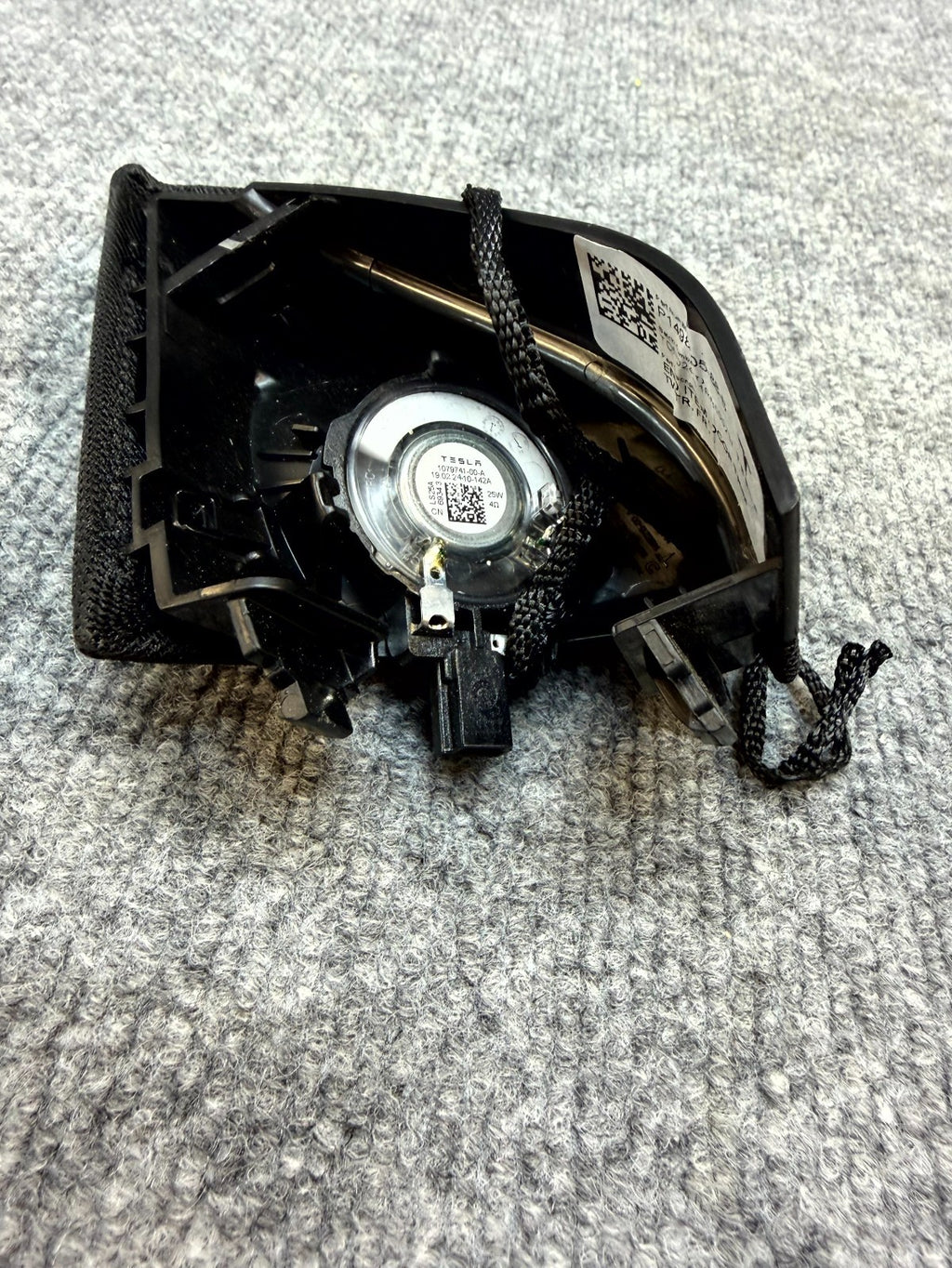 2020-2024 TESLA MODEL Y FRONT RIGHT DOOR CORNER TWEETER SPEAKER OEM, 149820488B