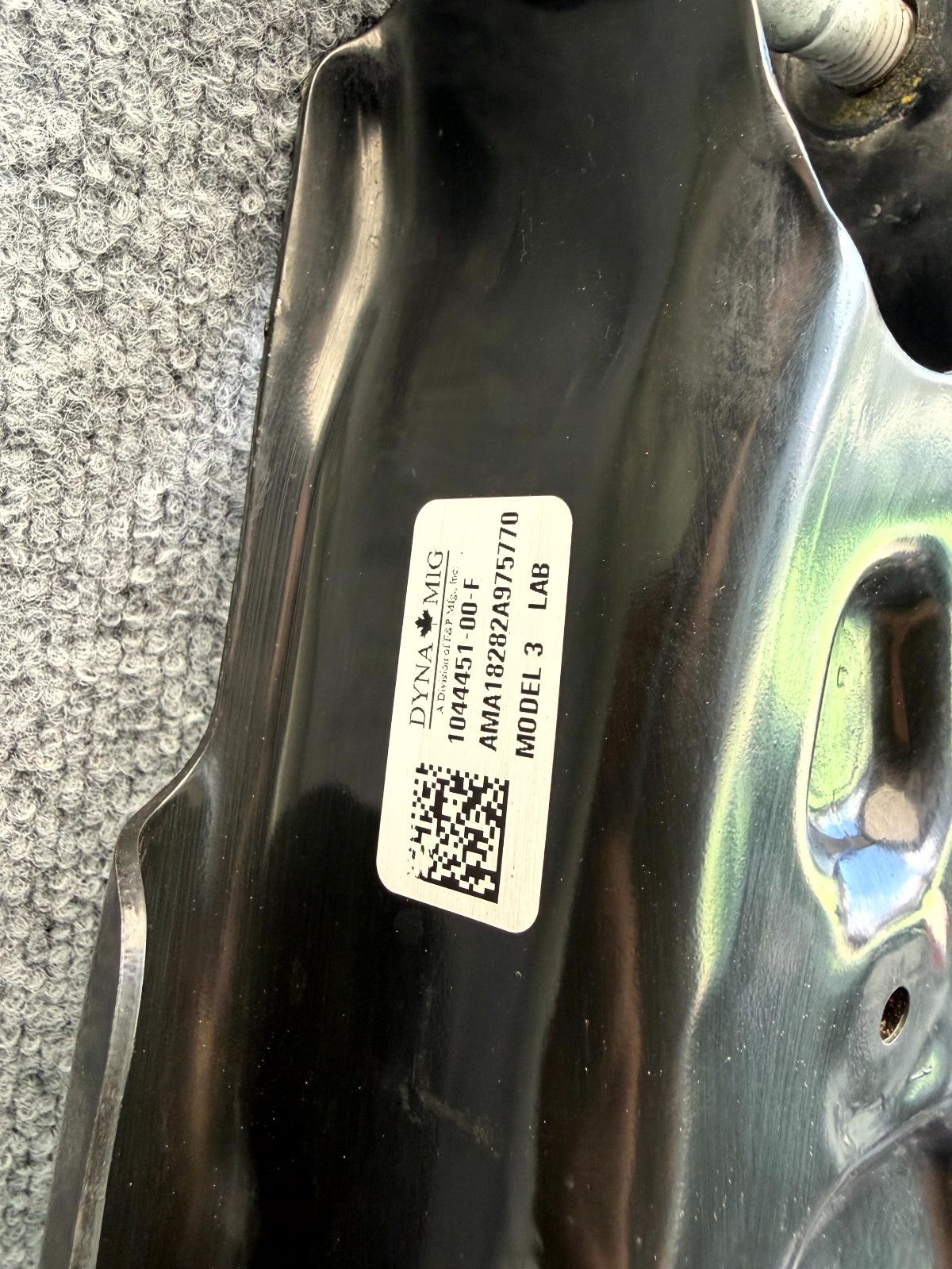 2017 - 2023 TESLA MODEL 3 REAR LEFT / RIGHT LOWER CONTROL ARM OEM, 1044451-00-F