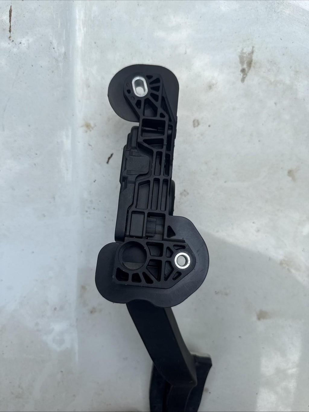 ♦️12-20 TESLA MODEL S LEFT SIDE ACCELERATOR GAS THROTTLE PEDAL OEM, 6PV933370