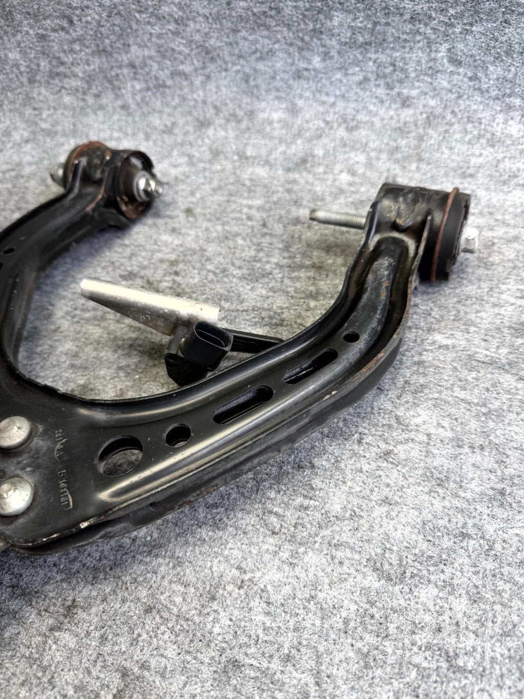♦️2012 - 2020 TESLA MODEL S FRONT LEFT SIDE UPPER CONTROL ARM OEM 1043965-00-A