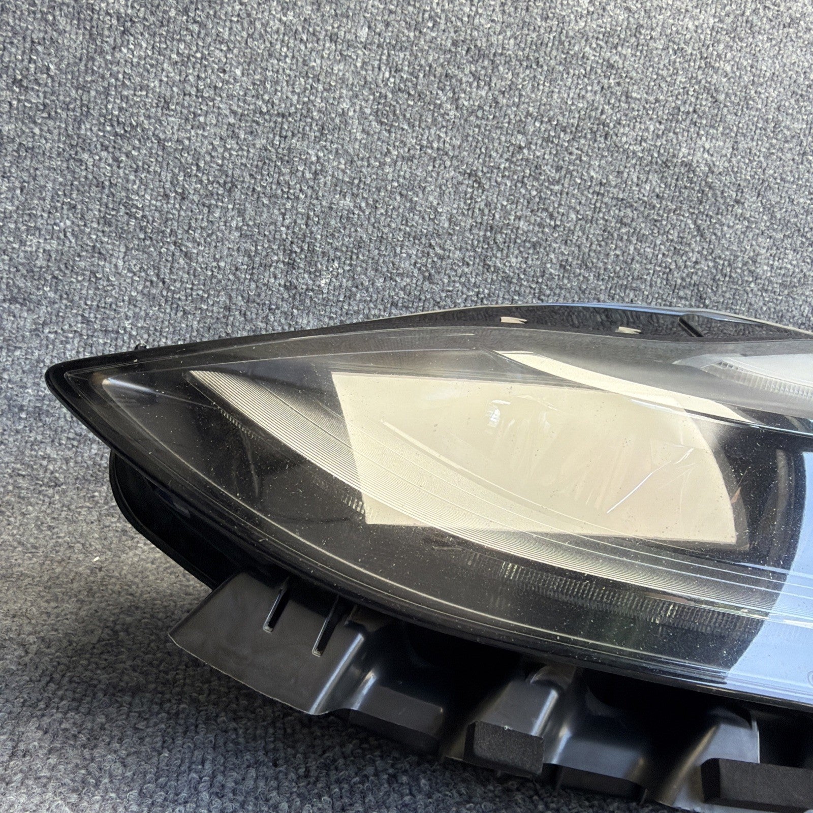21-23 TESLA MODEL 3 Y LEFT HEADLIGHT PROJECTOR MATRIX 2ND GEN 1514952-00-D