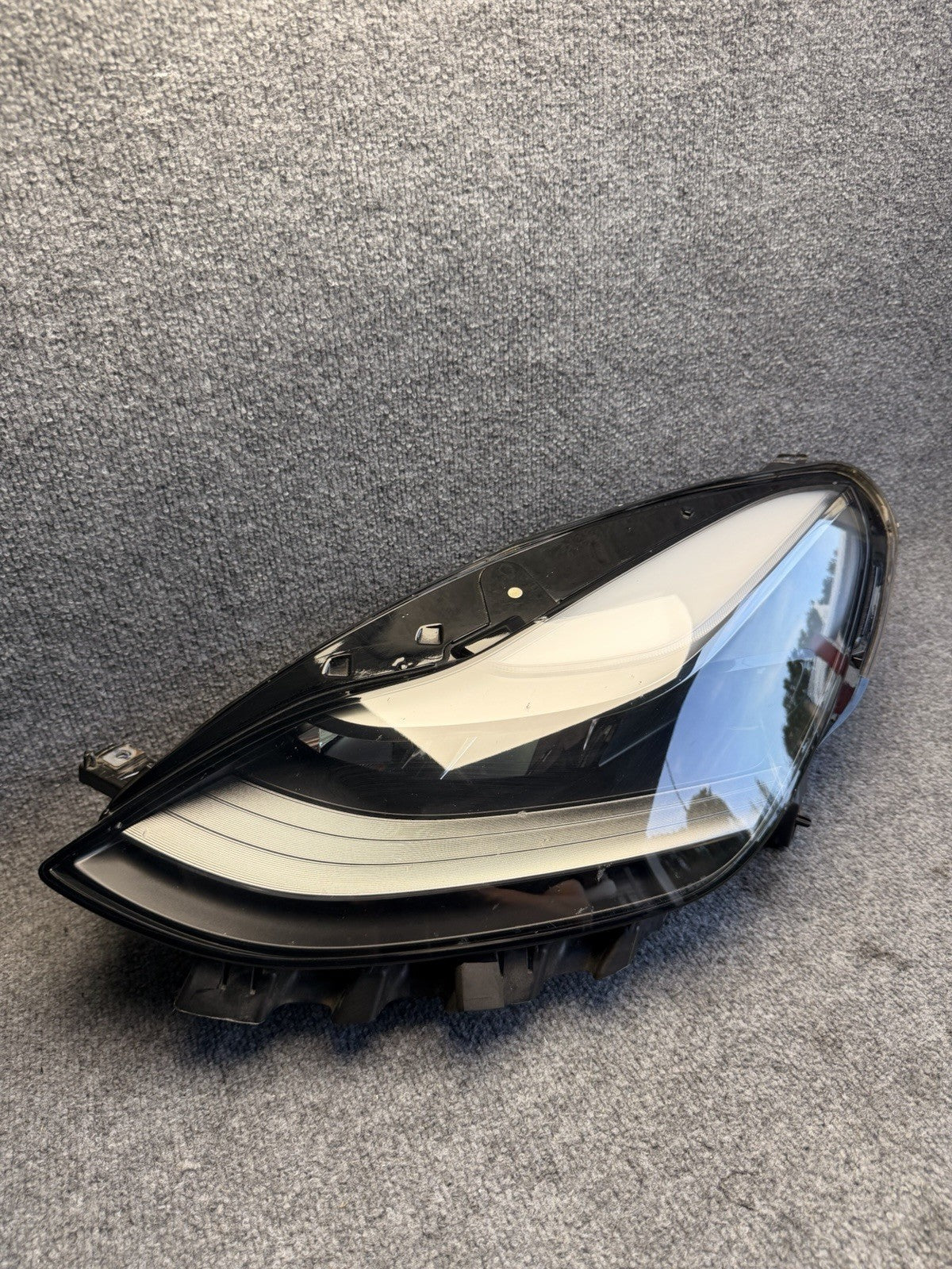 21-23 Tesla 3-Y Matrix  Passenger Left Driver  LED Headlight OEM 1514952-00-D