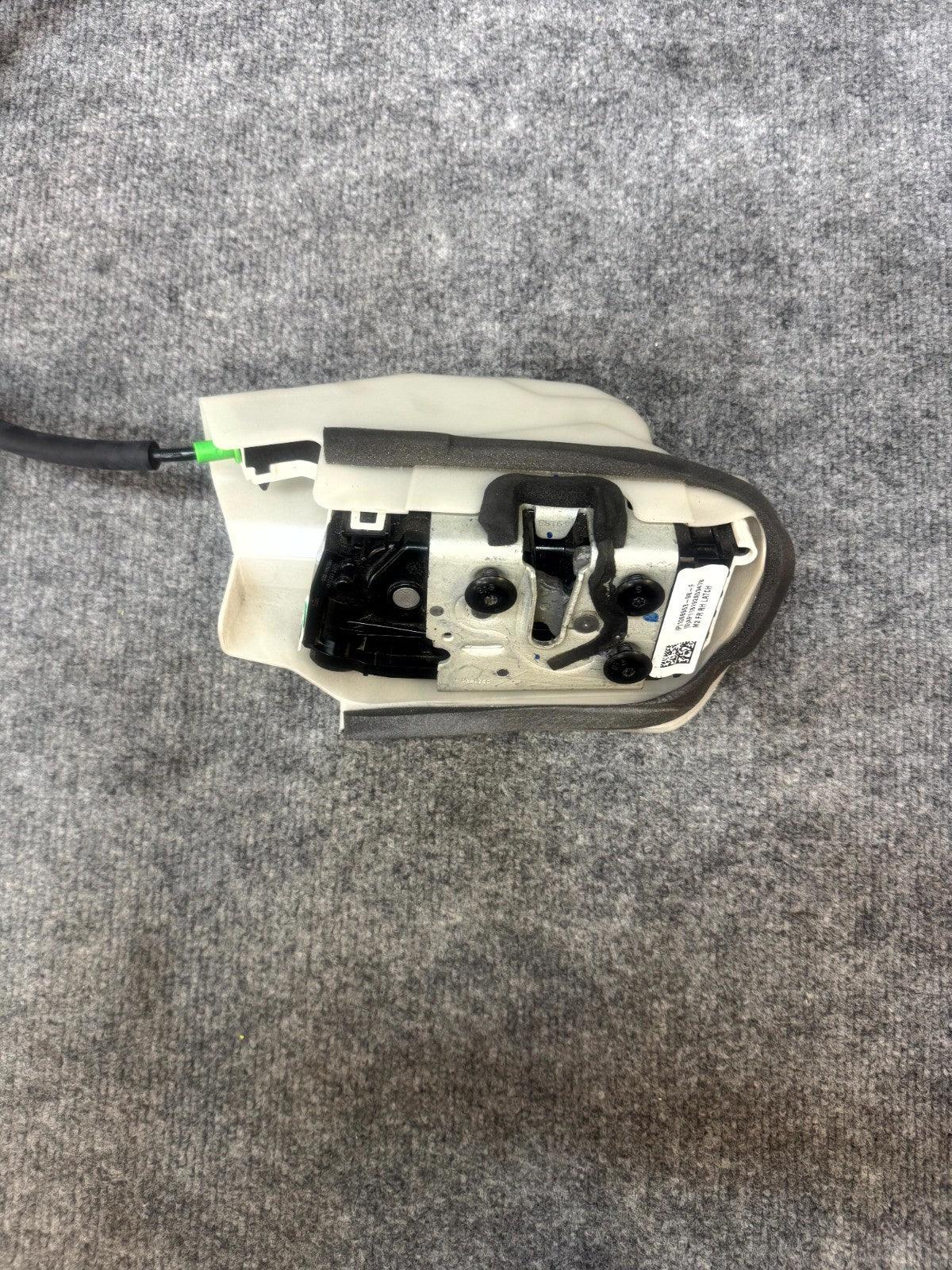 2017-2023 TESLA MODEL 3 FRONT RIGHT SIDE DOOR LATCH LOCK ACTUATOR, 1068963-98-F