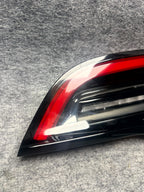 ♦️2017-2023 TESLA MODEL 3 REAR RIGHT SIDE INNER TAILLIGHT LAMP OEM, 1502089-00-B