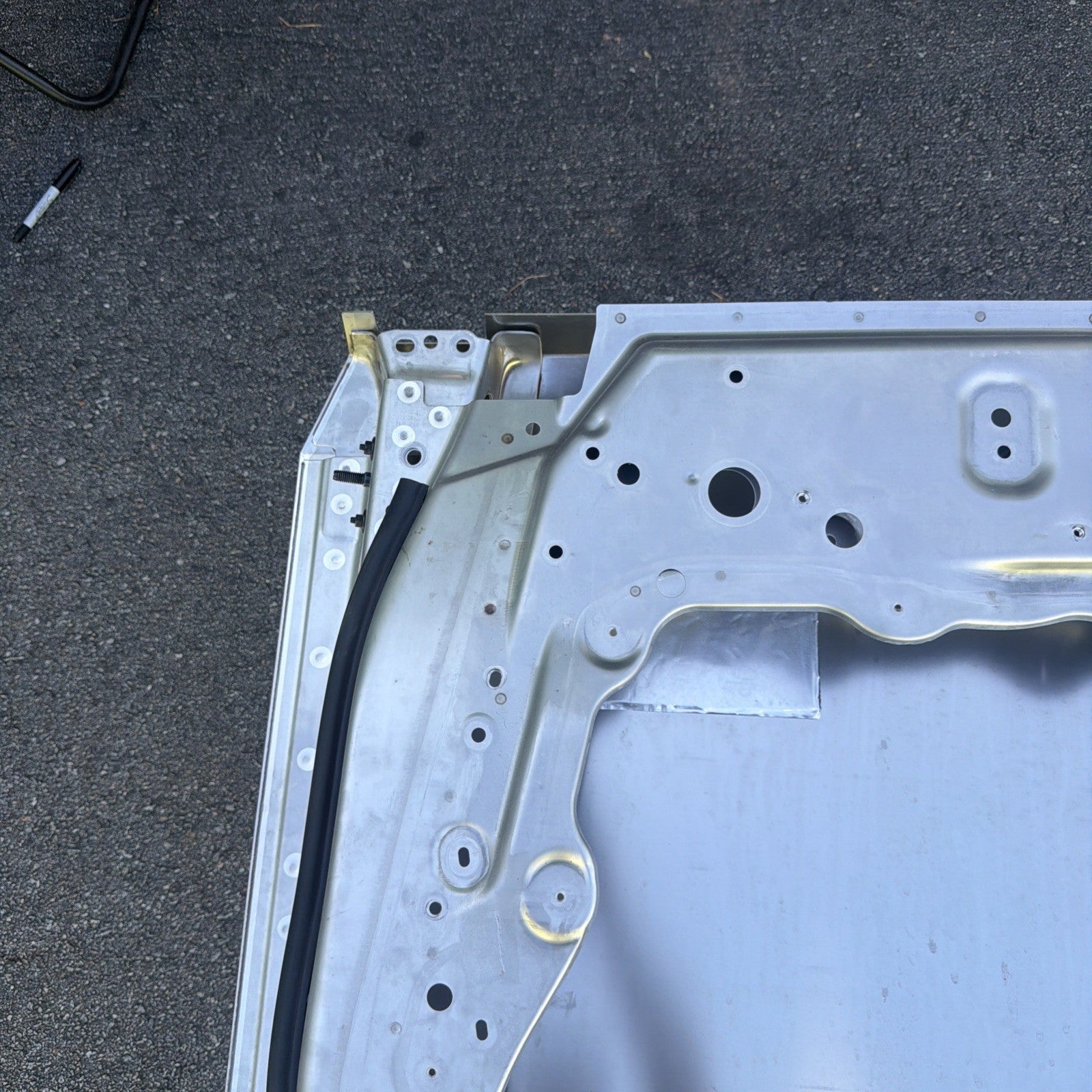 2024 2025 Tesla Cybertruck Right Passenger Side Front Door OEM 1814850-00-A