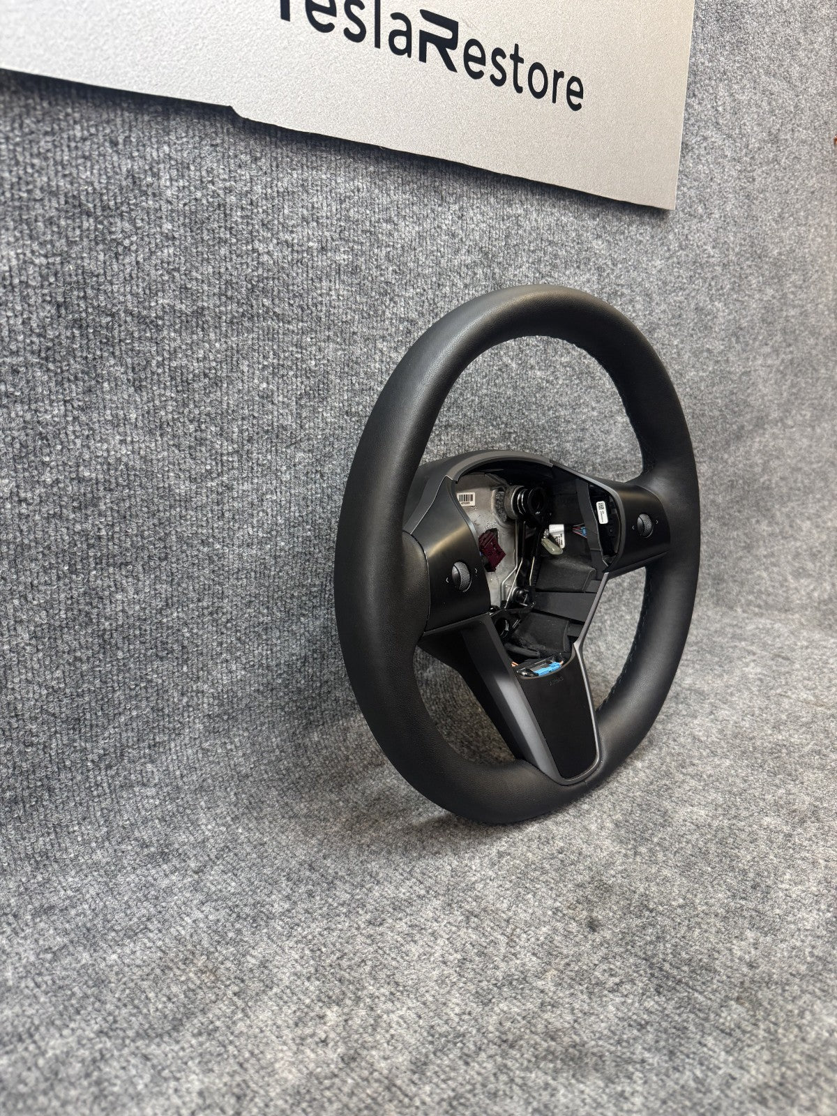 20-24 TESLA MODEL Y LEATHER STEERING WHEEL W/ CONTROL SWITCHES OEM, 1095222-00-N