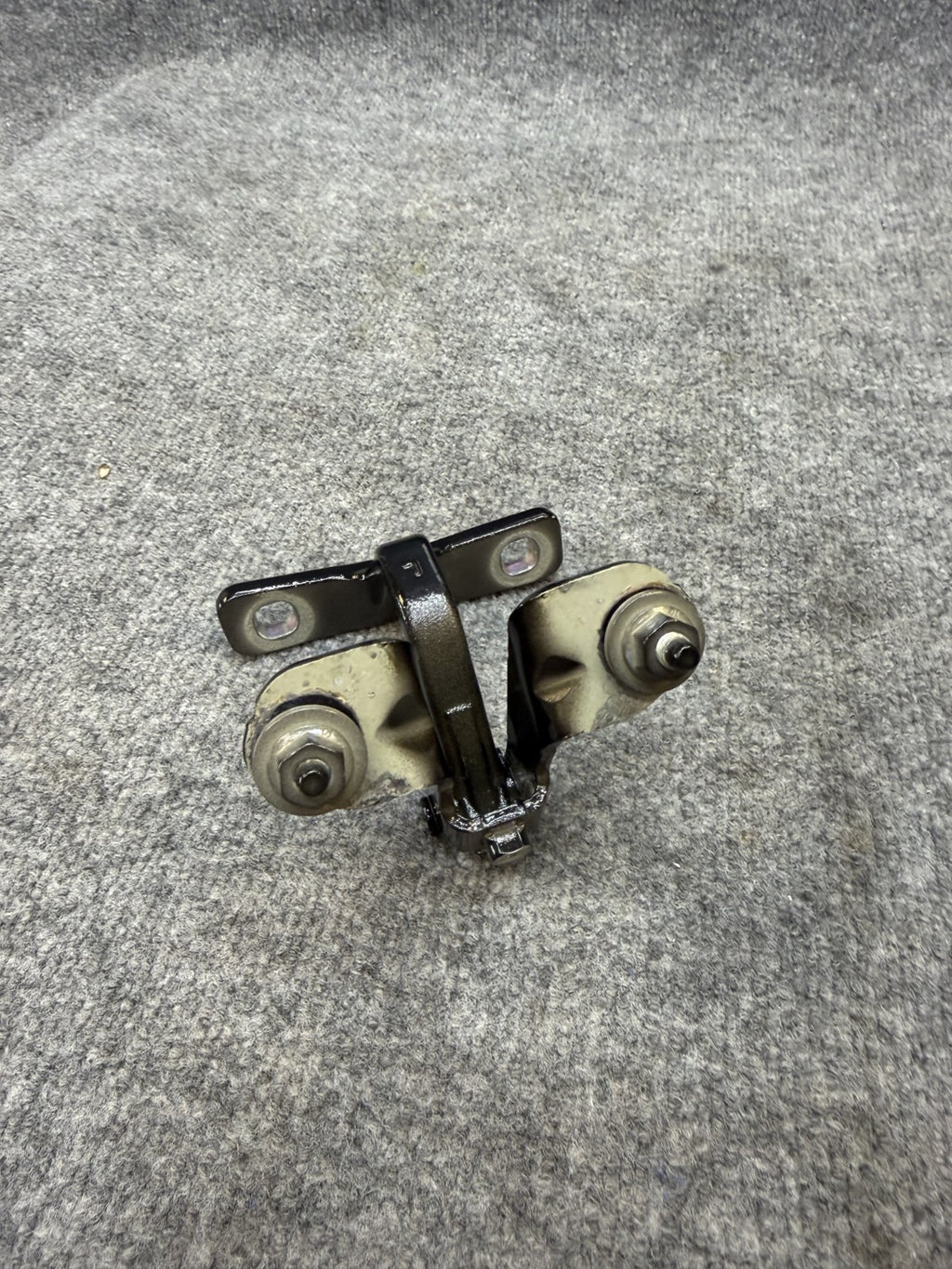 2020 - 2024 TESLA MODEL Y REAR LEFT SIDE LIFT GATE HINGE OEM, 1500494-00-C