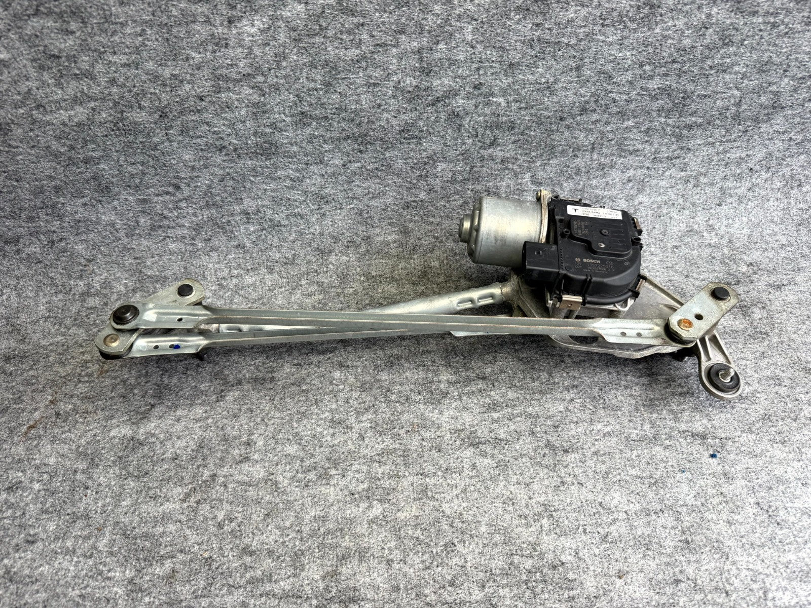 ♦️2017-2023 TESLA MODEL 3 FRONT WINDSHIELD WIPER MOTOR LINKAGE OEM, 1076725-00-F