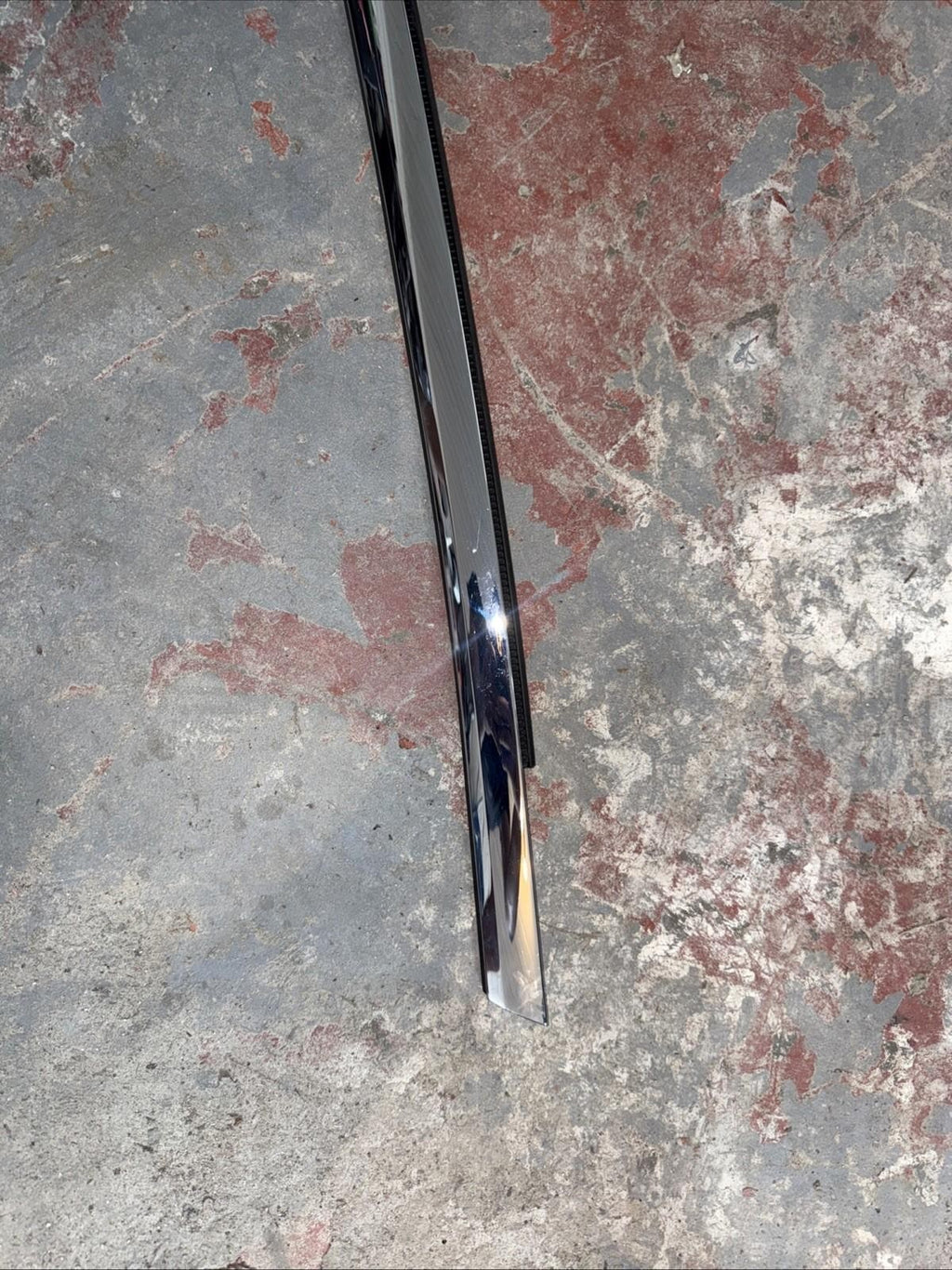 ♦️12-20 TESLA MODEL S REAR LEFT SIDE DOOR CHROME BELT MOLDING OEM, 1038395-80-A